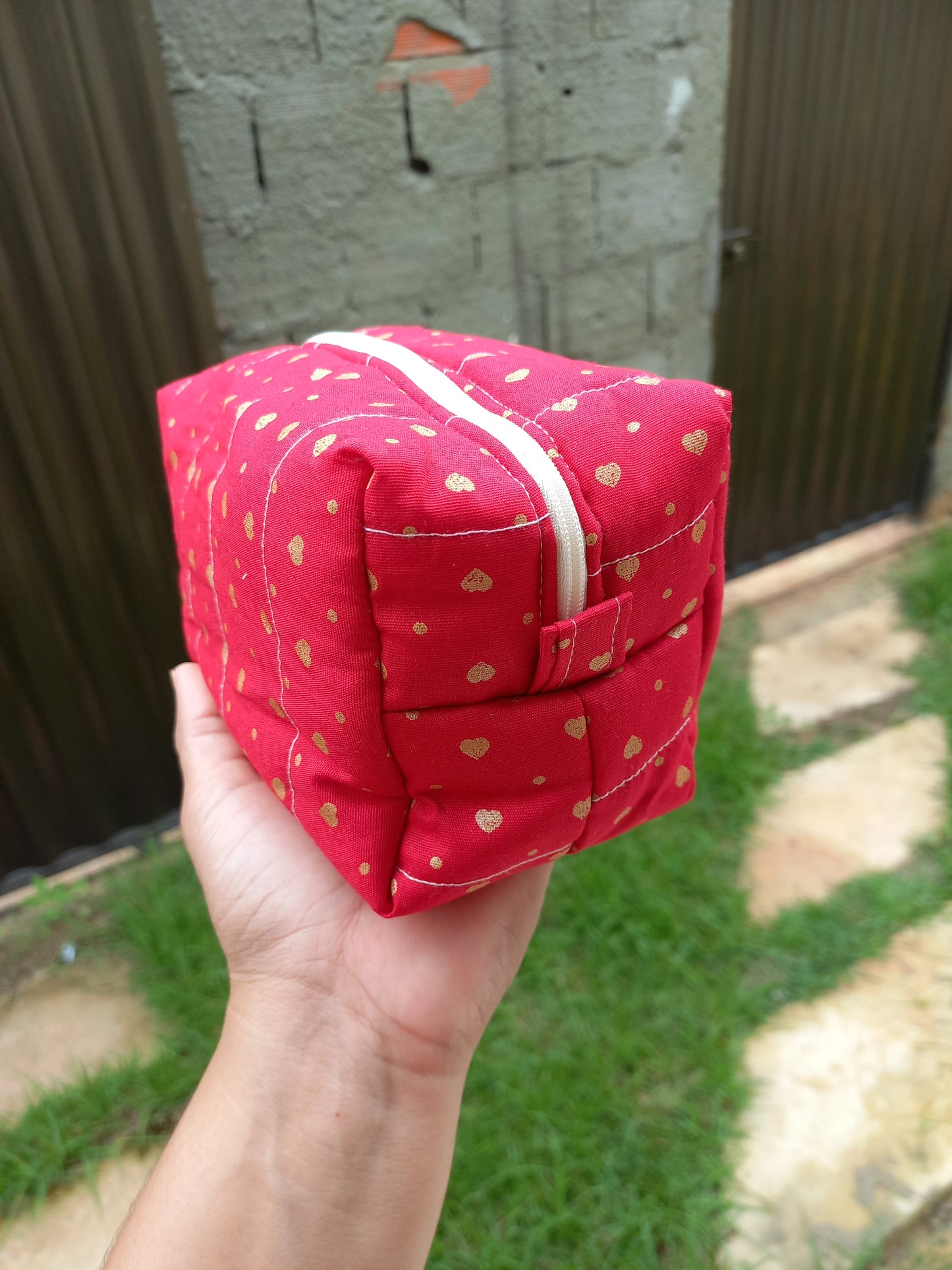 Necessaire Vermelha Coração Dourado