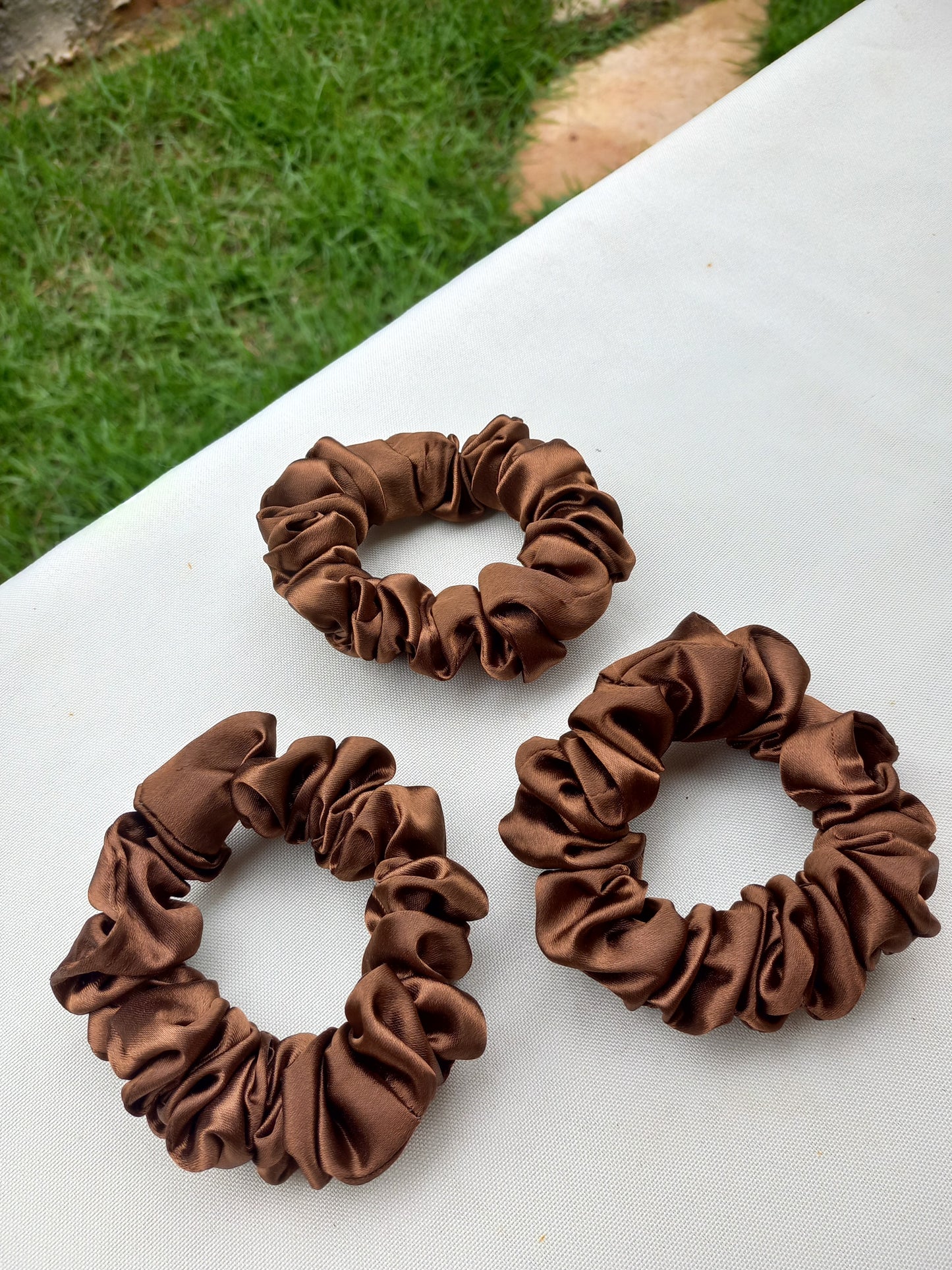Scrunchie Fini Marrom