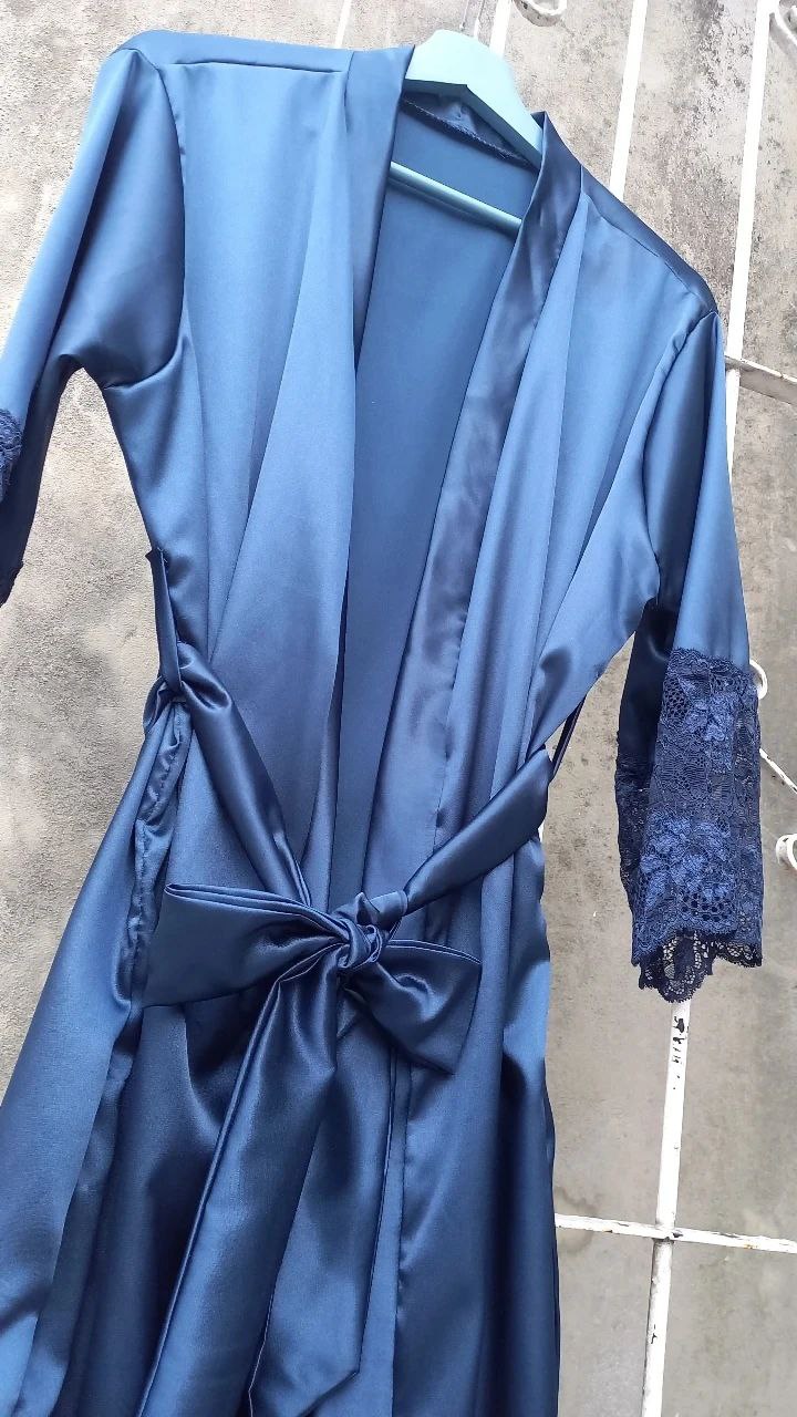 Robe Azul Marinho com renda
