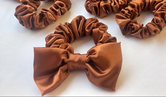 Scrunchie Laço Marrom