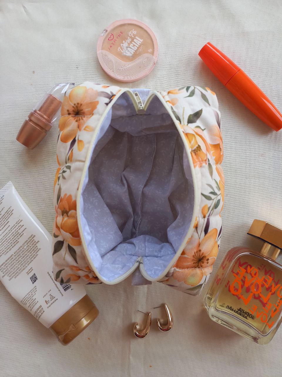 Necessaires