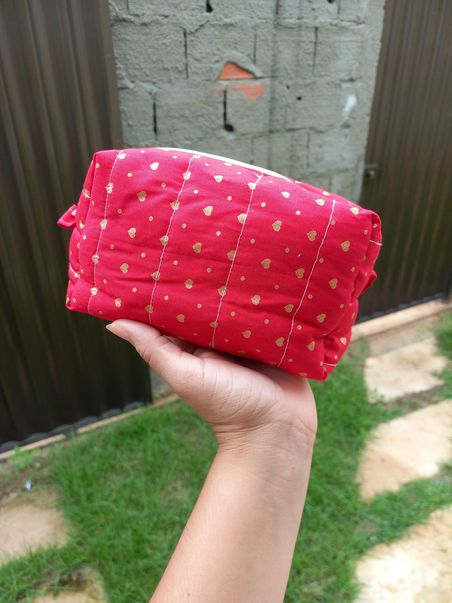 Necessaire Vermelha Coração Dourado