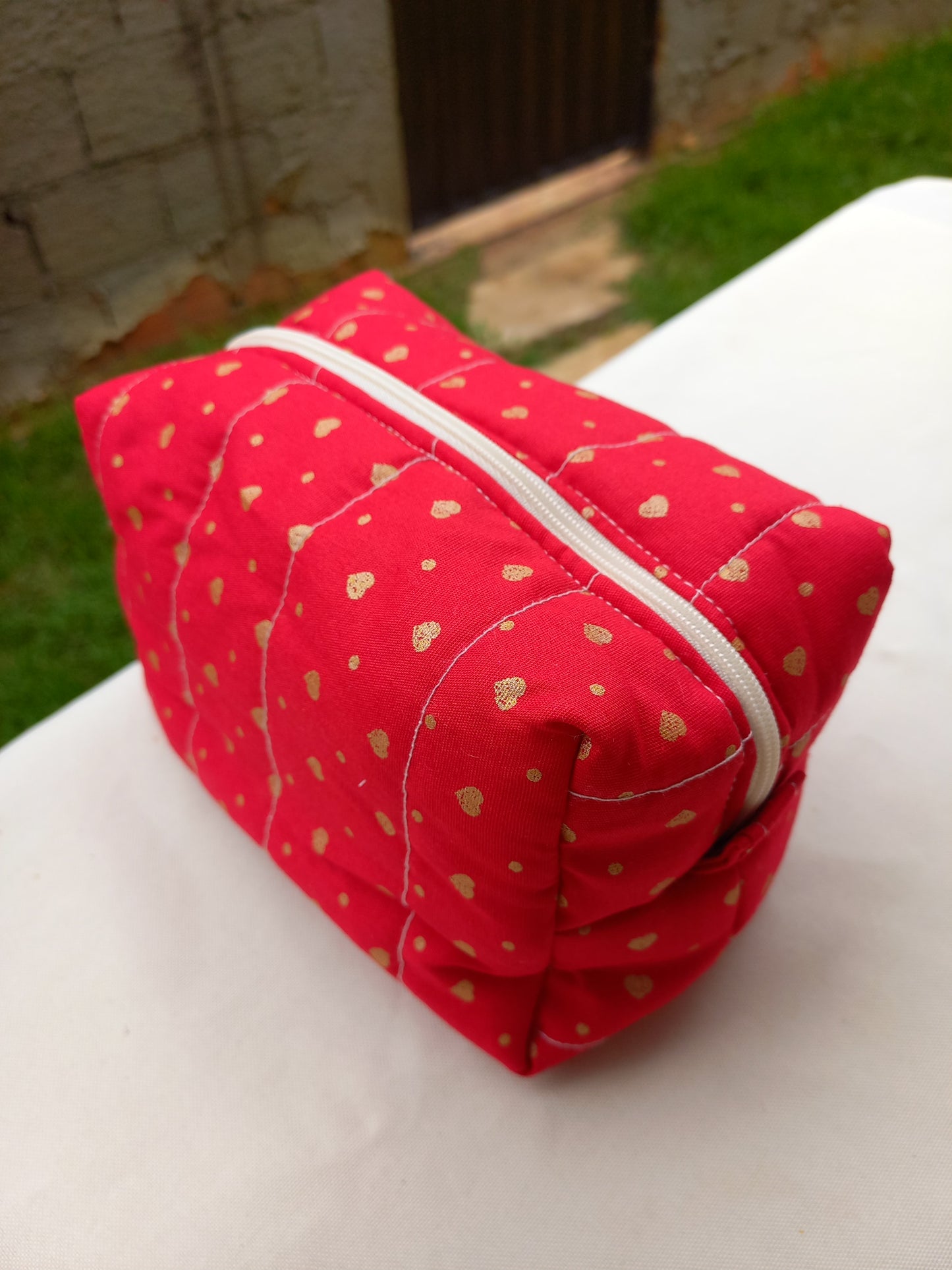 Necessaire Vermelha Coração Dourado