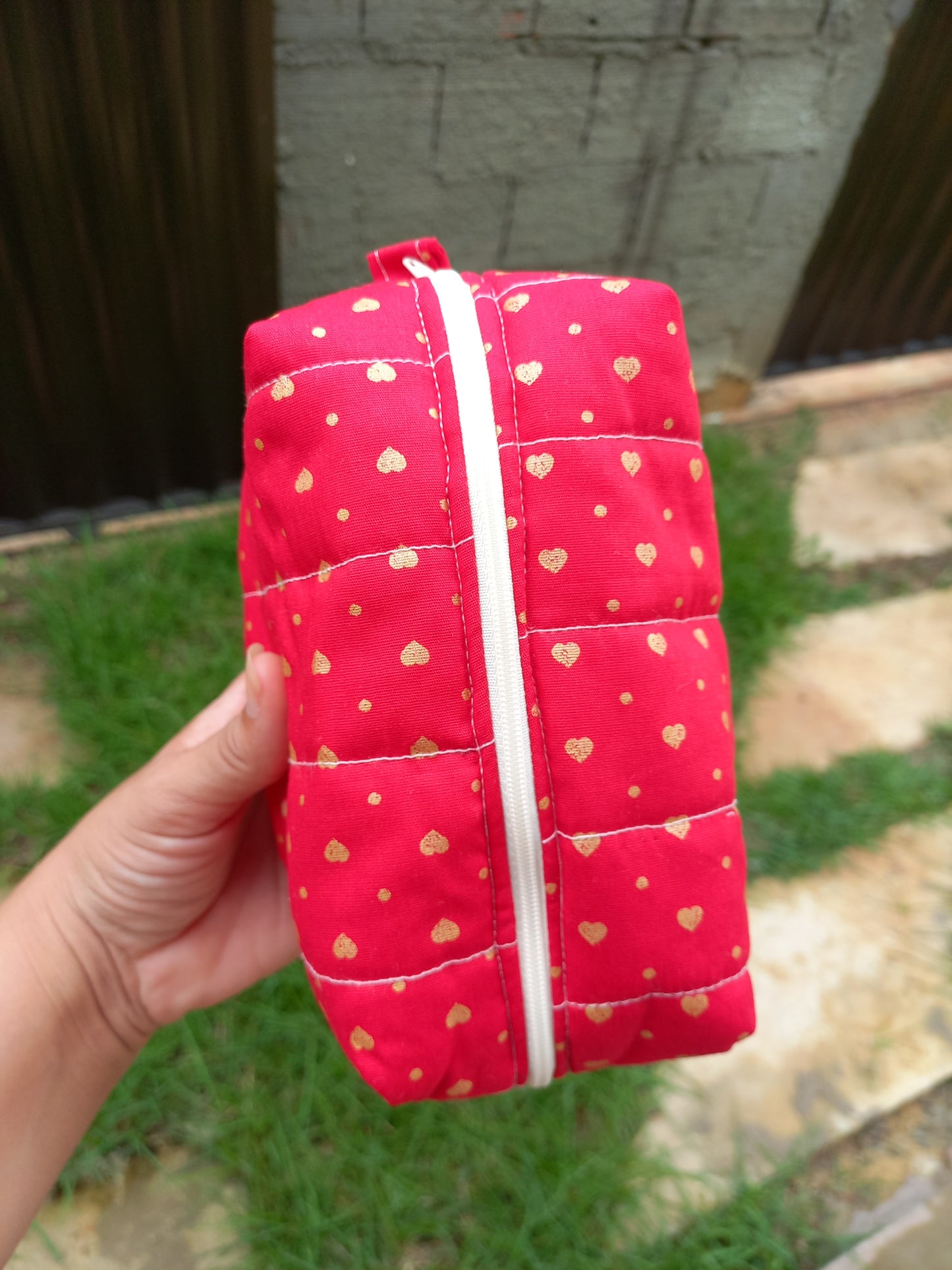 Necessaire Vermelha Coração Dourado
