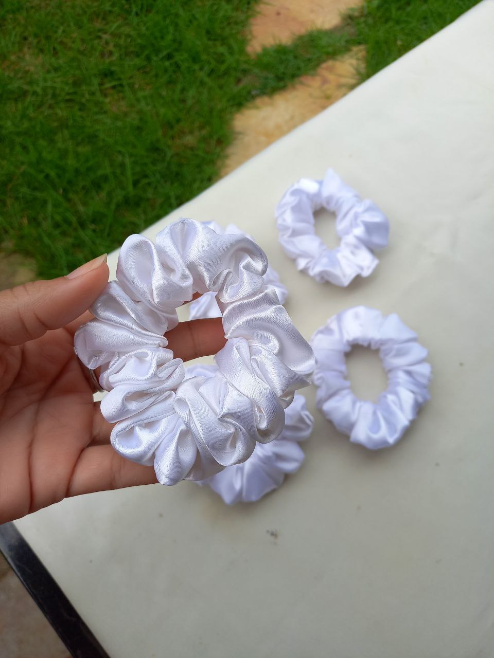 Scrunchie Tradicional Branca