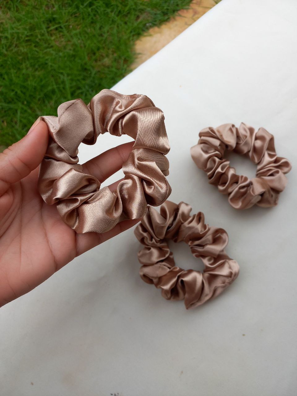 Scrunchie Tradicional Dourada