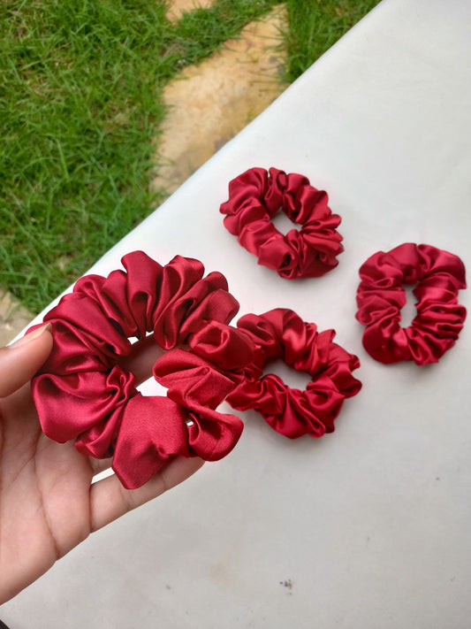 Scrunchie Tradicional Vermelha