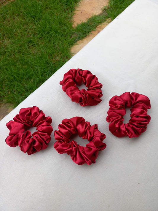 Scrunchie Tradicional Vermelha