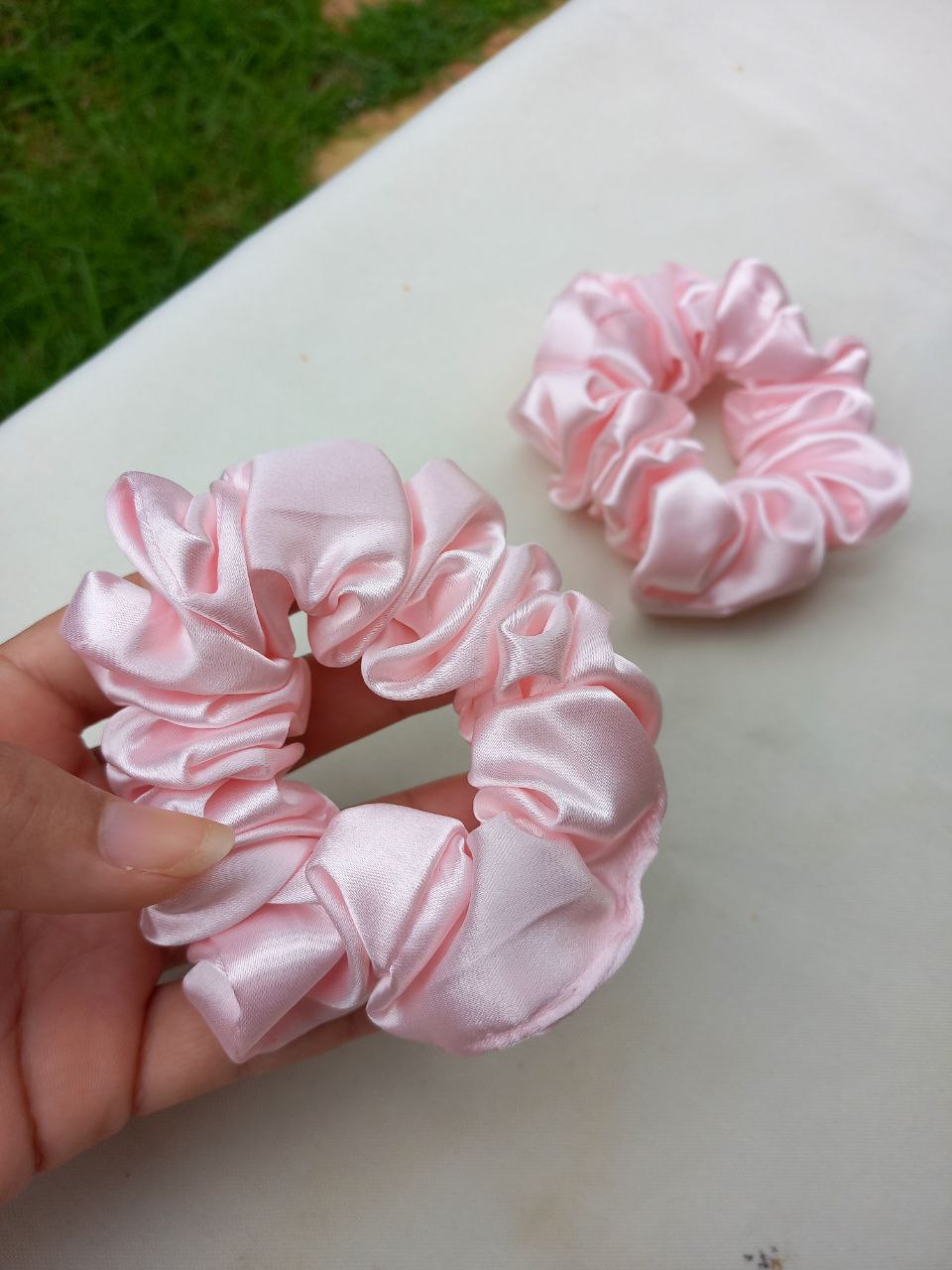 Scrunchie Tradicional Rosa Bebê
