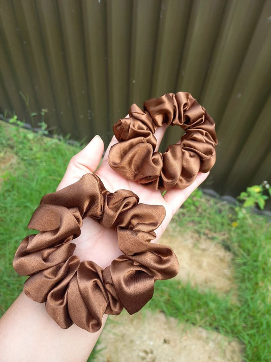 Scrunchie Tradicional Marrom