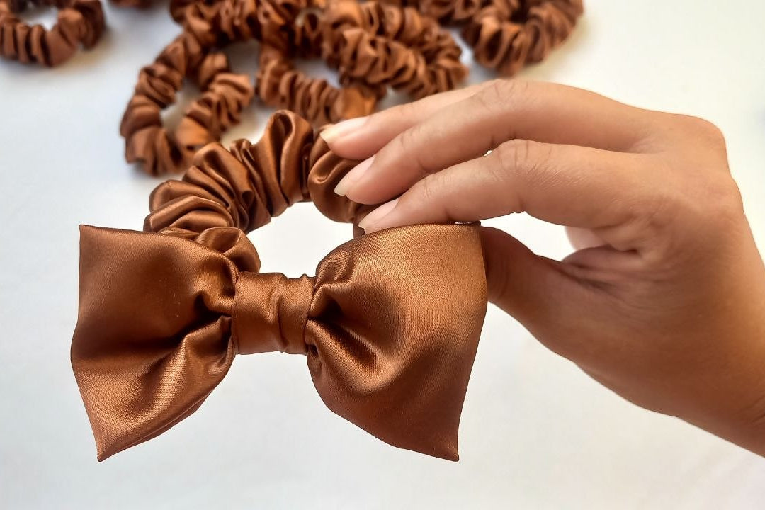 Scrunchie Laço Marrom