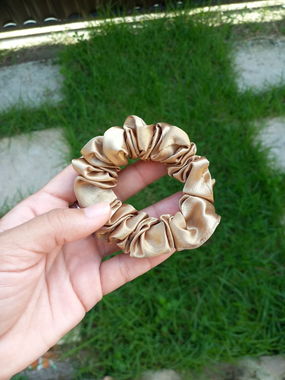 Scrunchie Fini Dourada